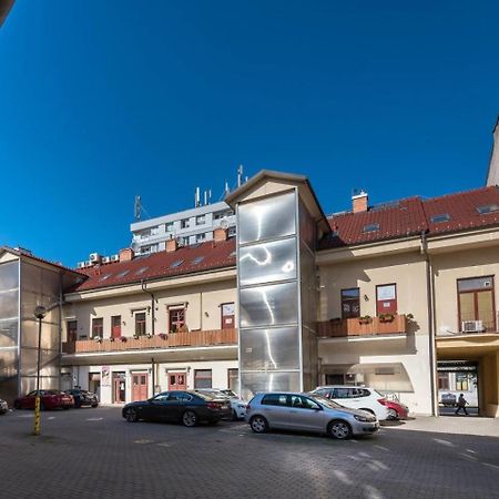 Understreet Studio With Private Parking Kosice Exterior photo